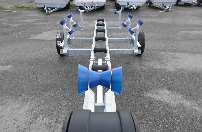 Chariot-de-mise-a-leau-1-essieu-compressed.jpg Chariot-de-mise-a-leau-1-essieu-compressed.jpg