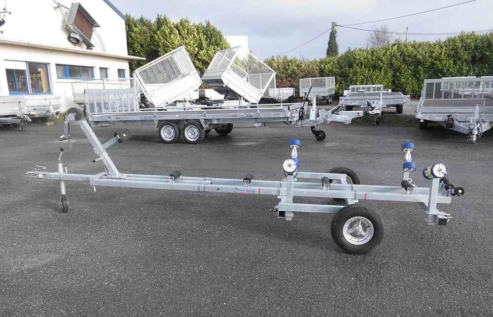Chariot-de-mise-a-leau-et-manutention-1-compressed.jpg Chariot-de-mise-a-leau-et-manutention-1-compressed.jpg