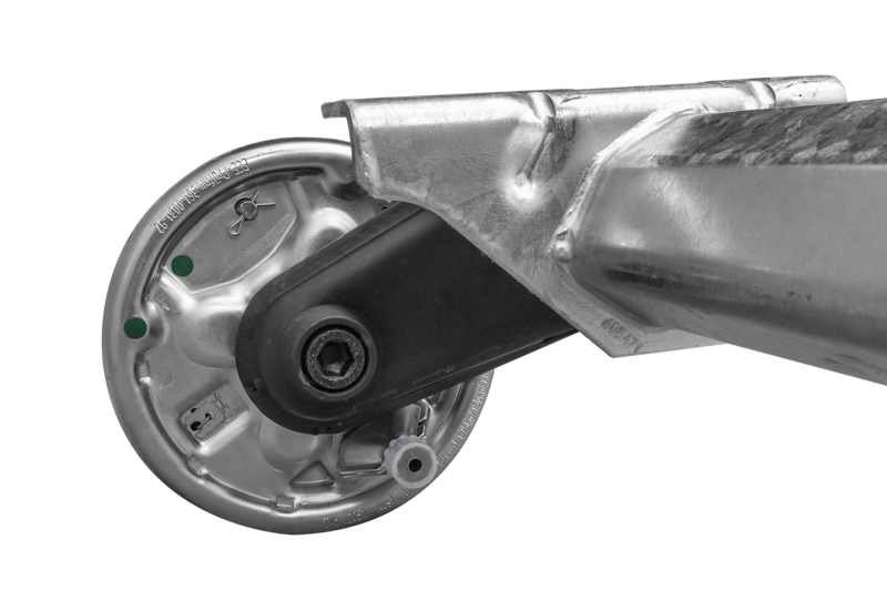 Essieu-freine-AL-KO-pour-remorque-1350kg-1100mm-2-compressed.jpg Essieu-freine-AL-KO-pour-remorque-1350kg-1100mm-2-compressed.jpg