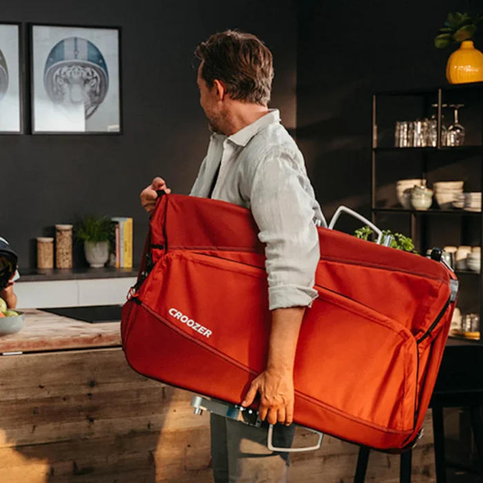 Remorque-velo-cargo-Croozer-kalle-rouge-6_890x890_crop_center.webp Remorque-velo-cargo-Croozer-kalle-rouge-6_890x890_crop_center.webp